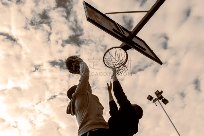 WTT总决赛：林诗栋4-0完胜梁靖崑，挺进男单八强