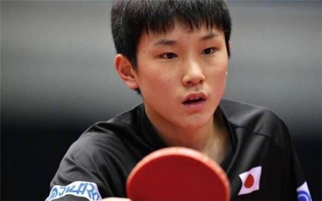 展现了他过 展现了他过