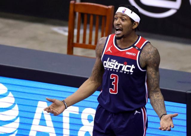 继续扮演着 继续扮演着