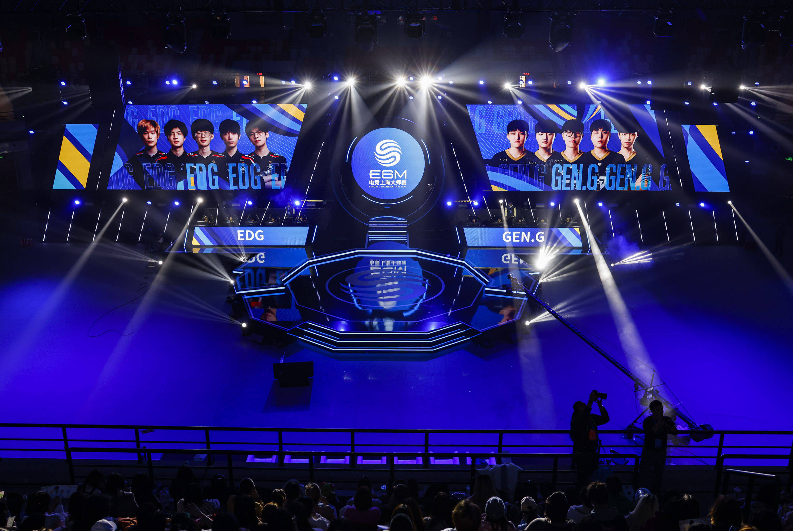 在社交媒体 在社交媒体